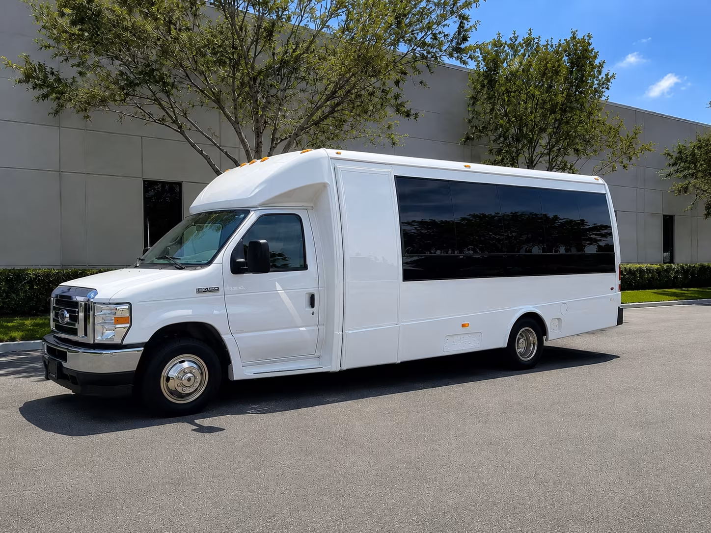 employee shuttle buses for wyoming michigan commuters and campus routes