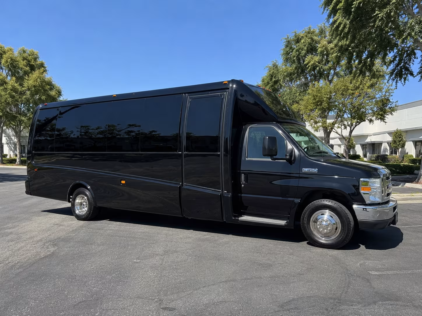 kalamazoo groups wyoming party bus rental