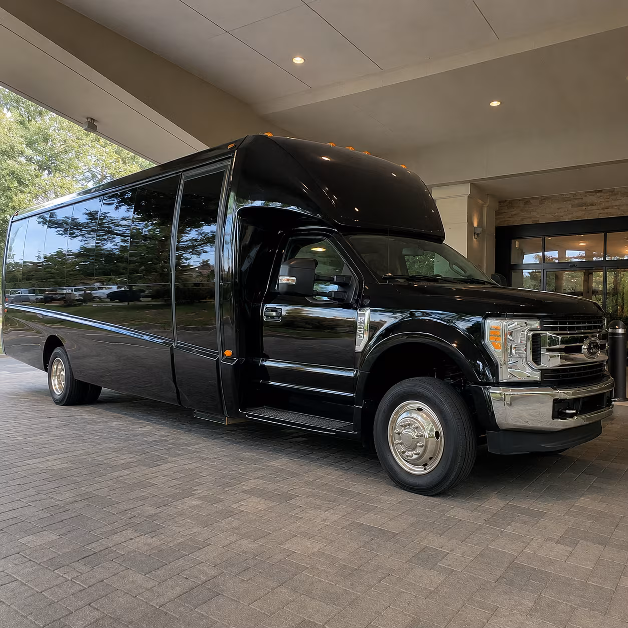 long distance charter buses from wyoming to michigan wolverines and spartans games