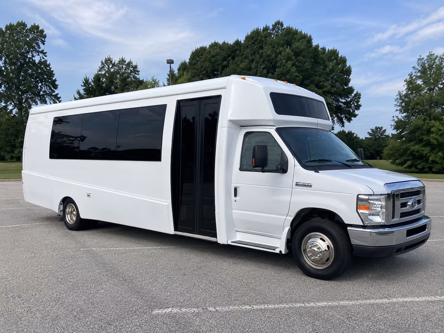 wyoming 18 passenger party bus