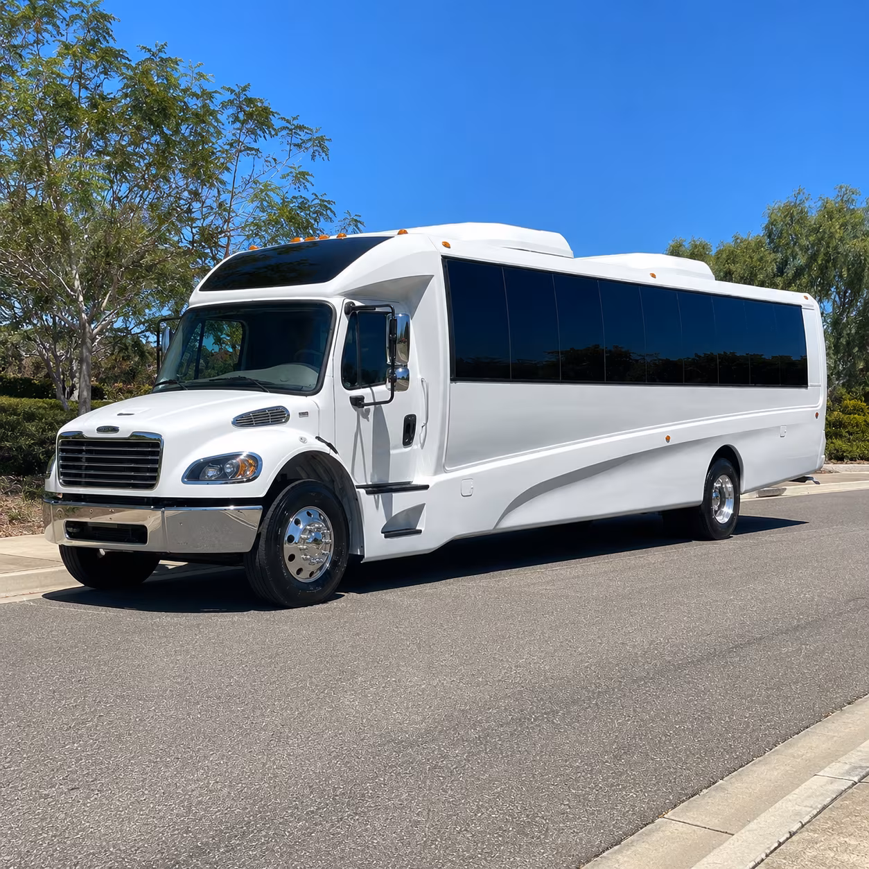 wyoming 28 passenger minibus