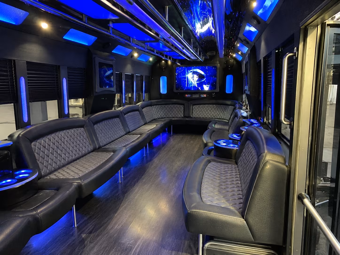 wyoming 28 passenger party bus interior
