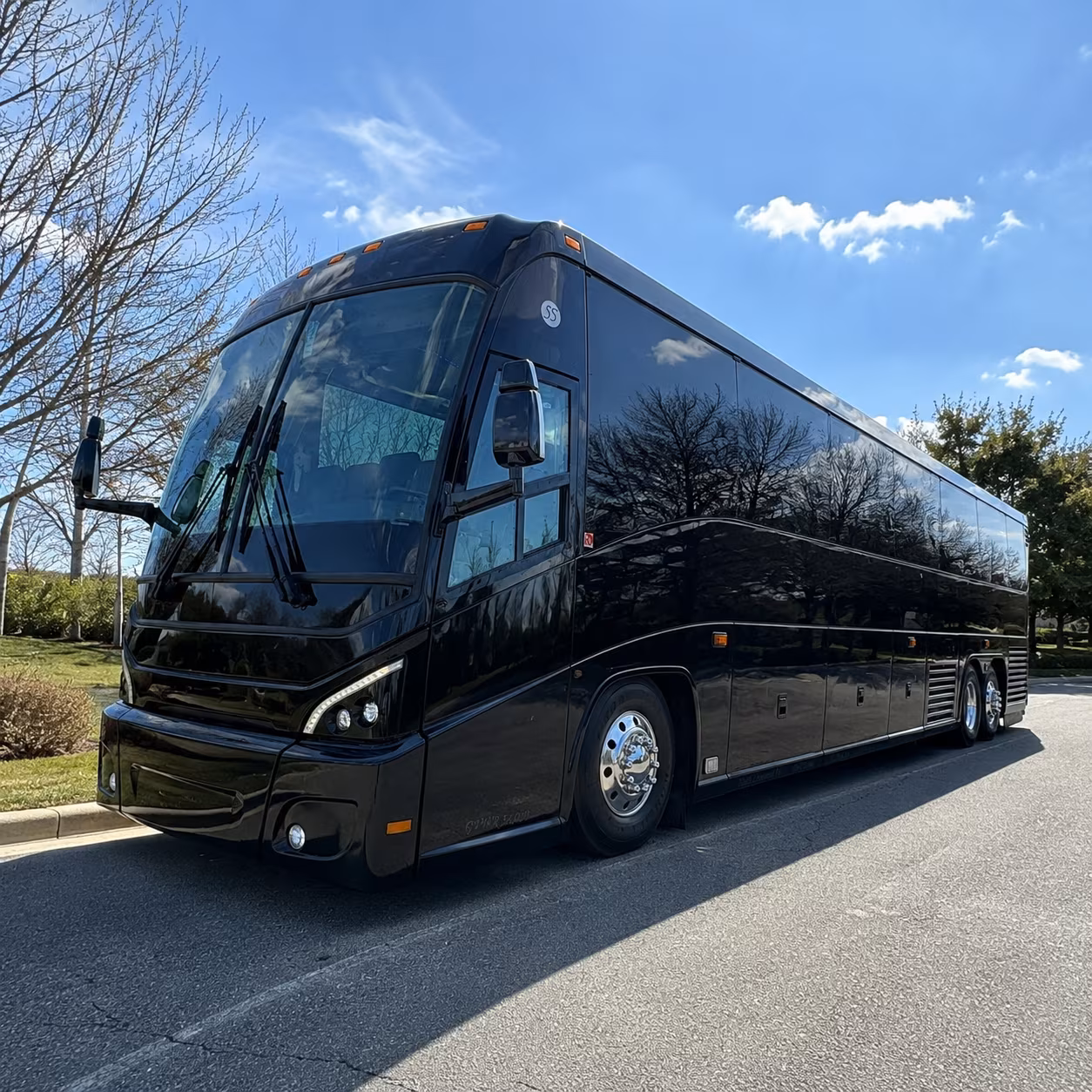 wyoming michigan charter bus rentals for manufacturing and warehouse groups