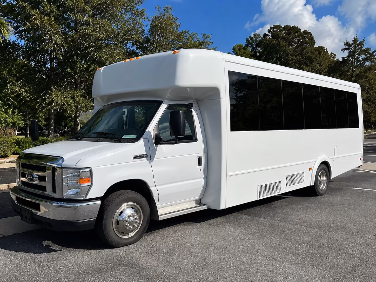 wyoming michigan concert party bus rental